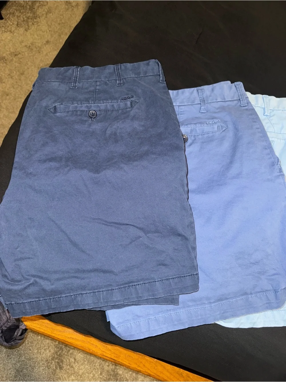 Men's IZOD Casual Shorts in Blue, Tan & Cream Lot